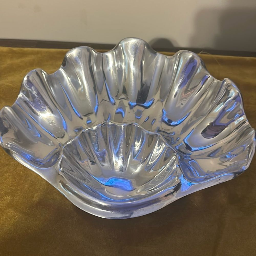 Pewter shell serving dish, approximately 10 inches. Entertaining, cold plate